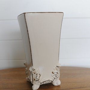 Beige / Distressed flower Vase